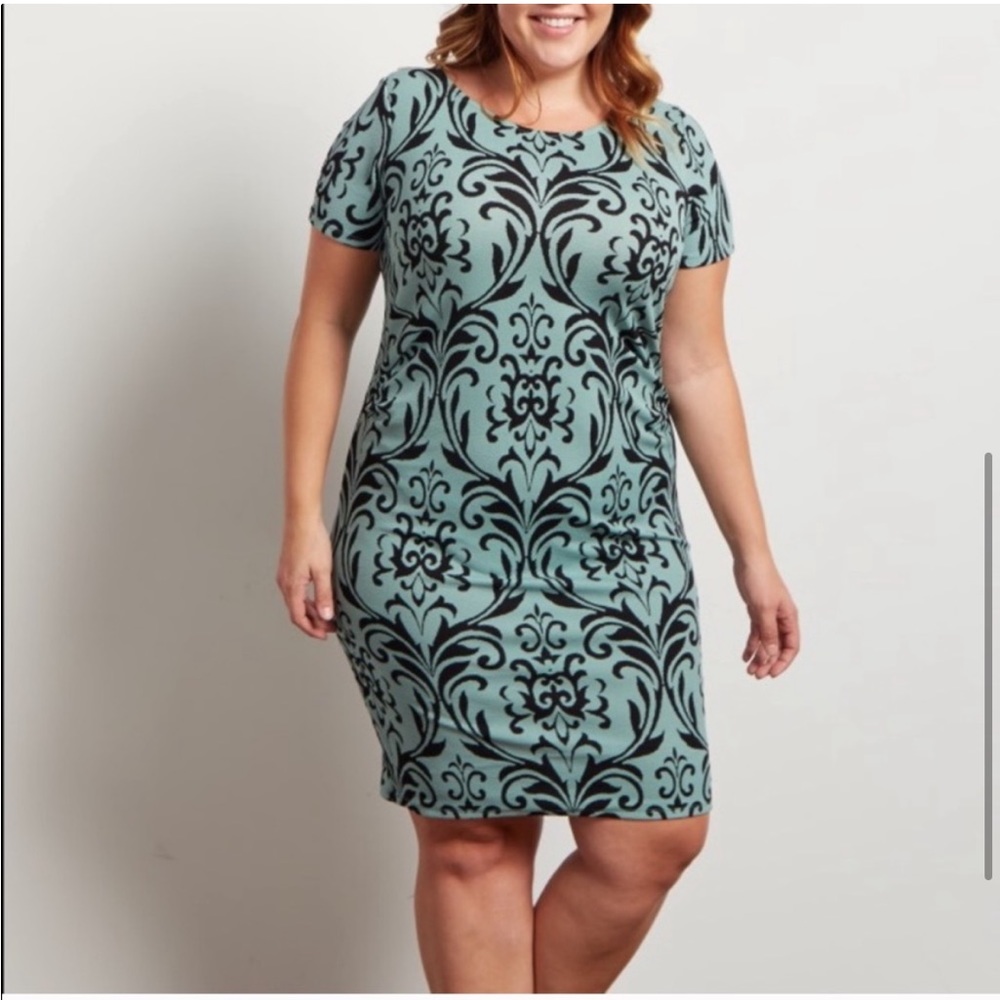 Elegant Black and Green Patterned Dress
